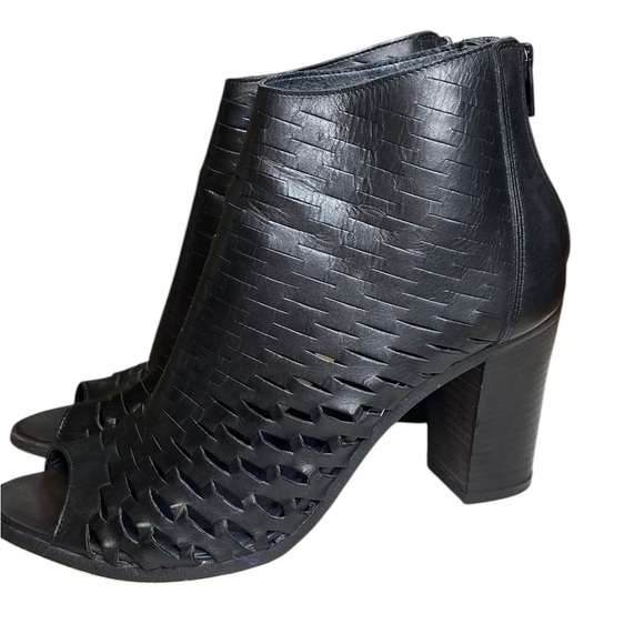 Piampiani Lavorazione Artigiana Italian Laser Cut Ankle Boots Women’s Size 7.5 - Picture 3 of 9